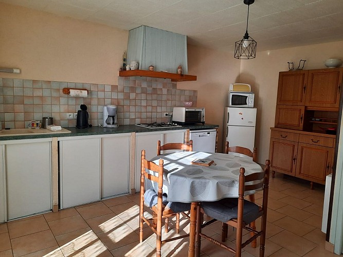 Meuble hebergement gite bleu mets Brunet Tourtenay Thouarsais Deux Sevres