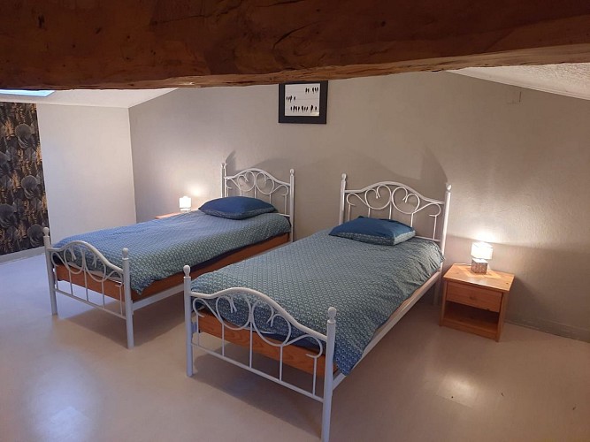 Meuble hebergement gite bleu mets Brunet Tourtenay Thouarsais Deux Sevres