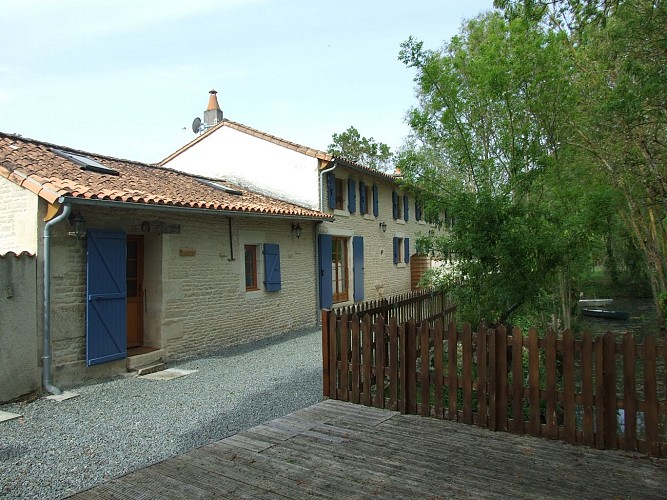 Le gîte des Sabots Bleus "L'Anguille" à Arçais