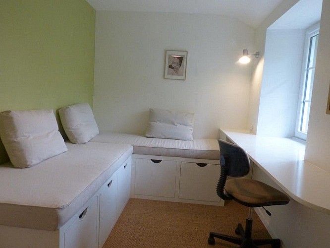 st-pierre-des-echaubrognes-gite-le-moulin-moreau-bureau