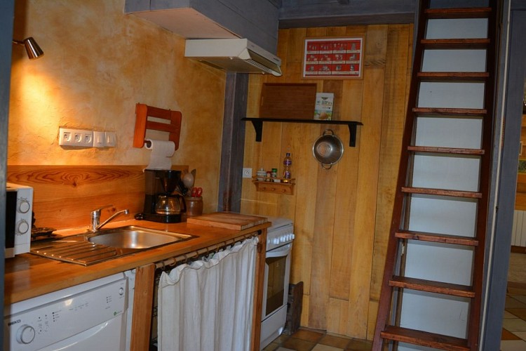 Echelle d'accès à la chambre mansardée à 2 lits