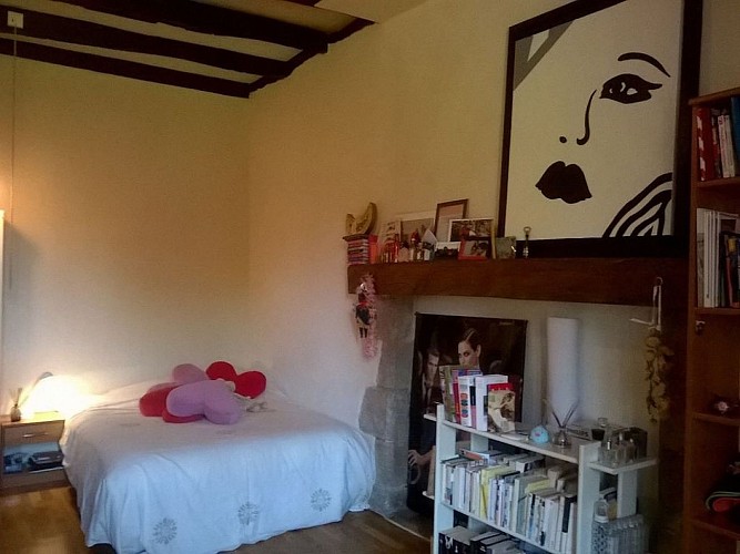 mauleon-st-aubin-de-baubigne-gite-les-guyonnieres-chambre1.jpg_4