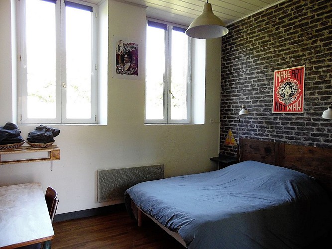 combrand-gite-ecole-buissonniere-chambre1bis.jpg_3