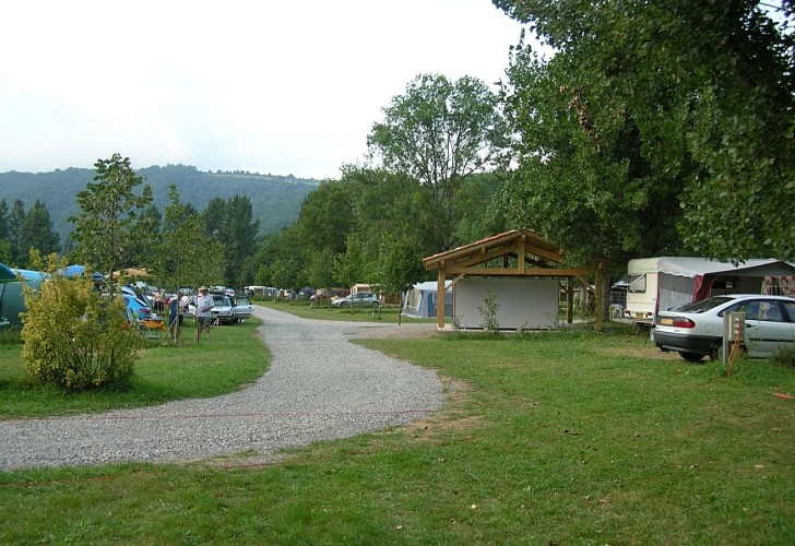 Camping de la truite-emplacements-tentes-ascarat