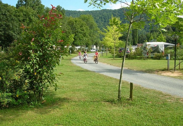Camping de la truite-balade-vélo-ascarat
