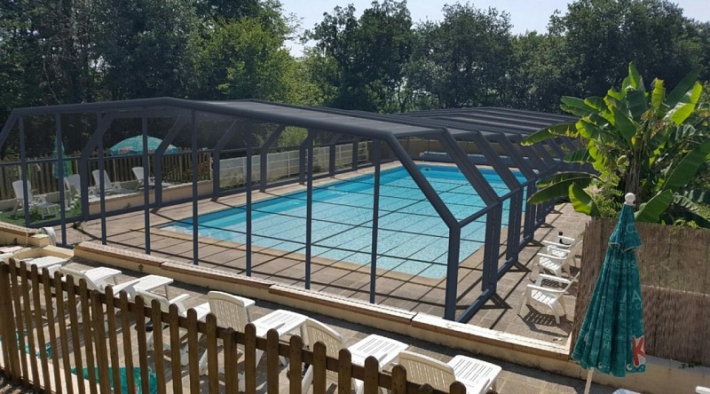 Les-Hauts-de-Britay-Piscine-2