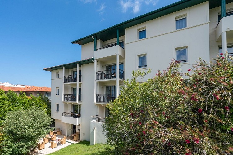 Exterieur-vue-Jardin-Biarritz-Ocean