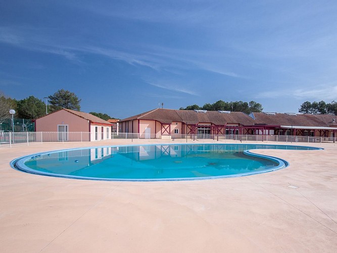 residence-les-villas-du-lac-soustons-piscine_1