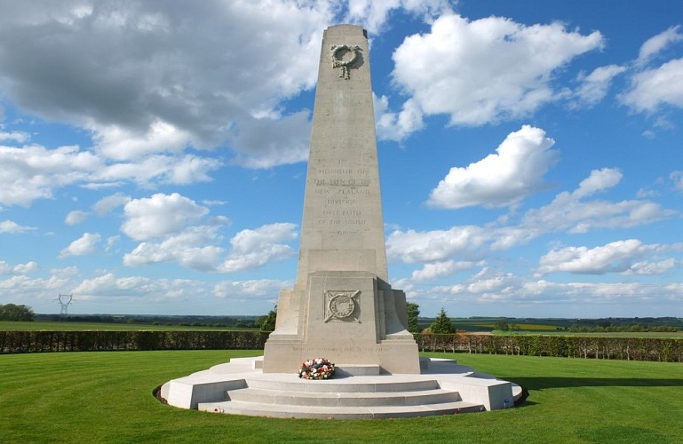 Mémorial Néo-Zélandais et Cimetière Caterpillar Valley