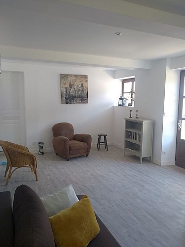 2-Salon-commun-aux-hotes-wifi-gratuit