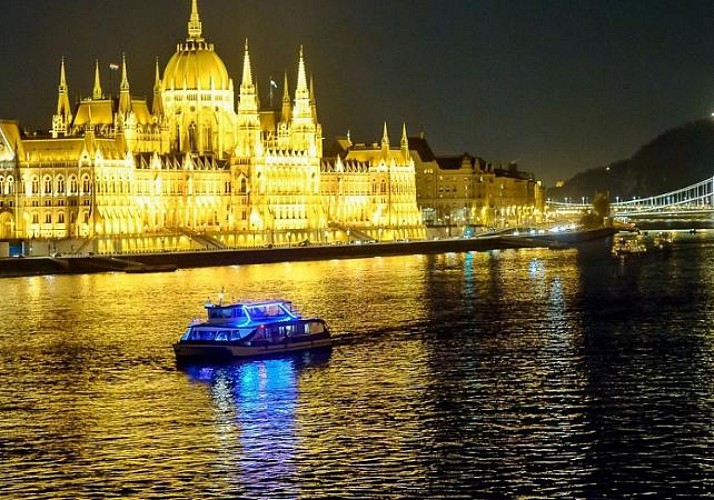 Dinner Cruise on the Danube with Traditional Shows - Budapest