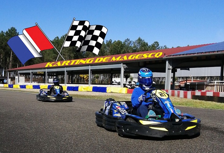 1. karts devant prégrille DRAPEAU LOGO copie