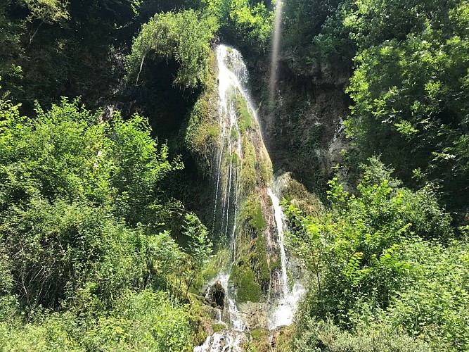 Cascade de la roche qui pleure en vallée d'Aspe