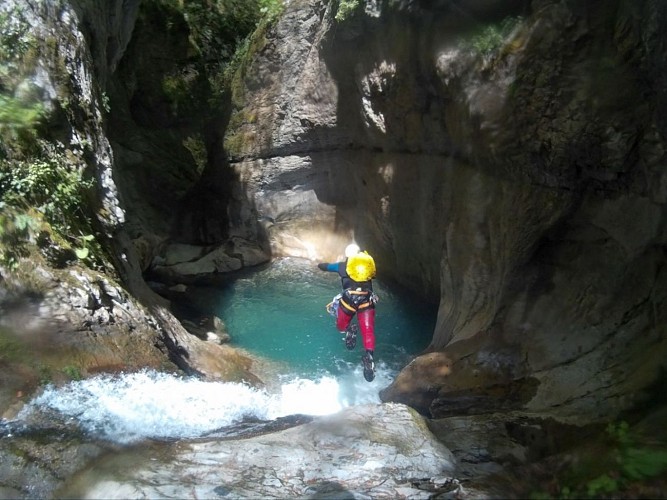 Pyrénées-Aventures-Nouvelles-canyoning Soule Holzarte Kakuetta