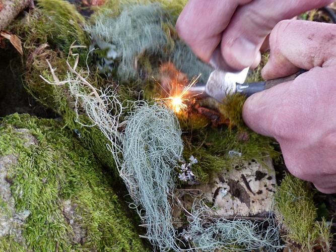 Naturaddict'64 - Allumage d'un feu au firesteel (Vernejoul Guillaume)