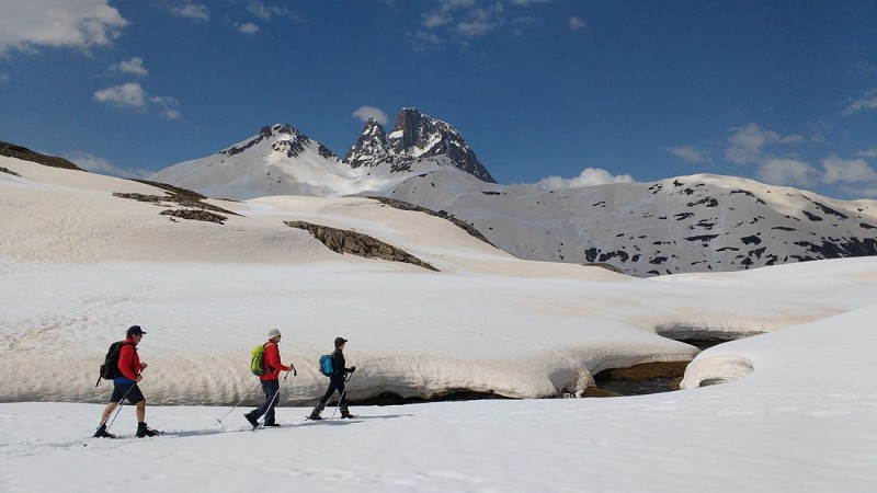 Photo-sortie-raquettes--Xavier-Lucq-Accompagnateur-en-Montagne