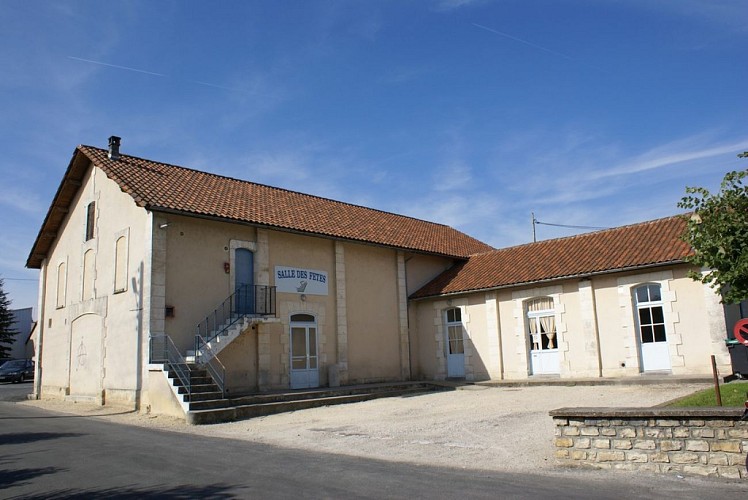 salle-des-fetes-st-astier