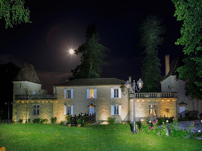 Château Maison Noble vue de nuit