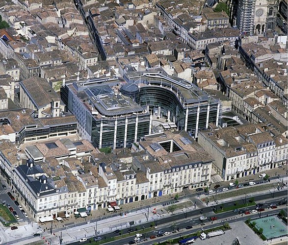 cité-mondiale-centre-de-congrés-2