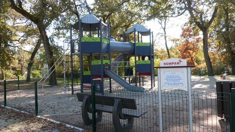 Aire de jeux lacanau de mios (2)