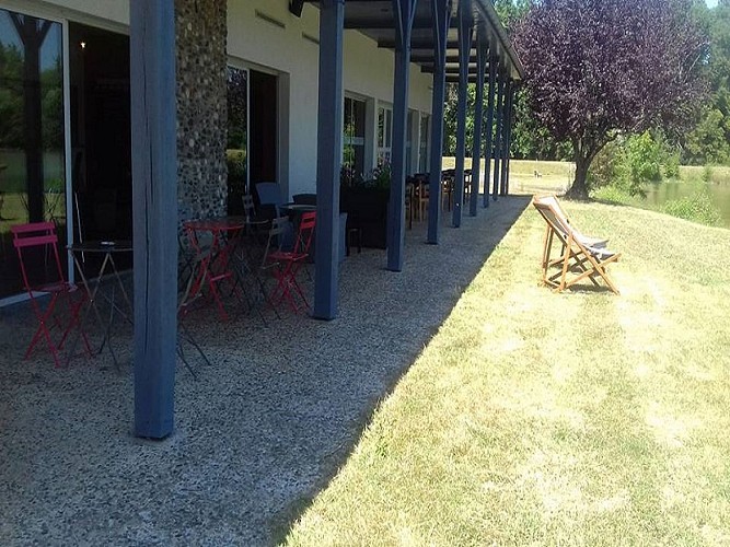 miramont-chaperon-rouge-terrasse