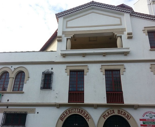 Fronton Plaza Berri - Biarritz - Siège Biaritztarrak