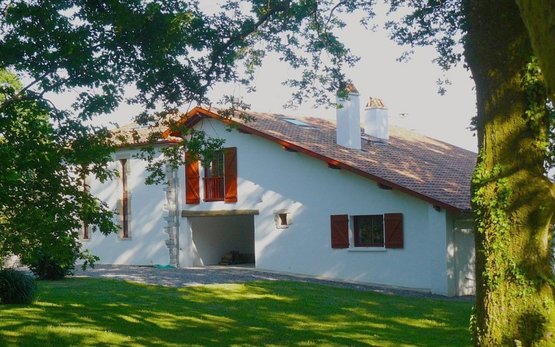 HLOAQU064V501XF3-leremboure-façade-maison 1440x900