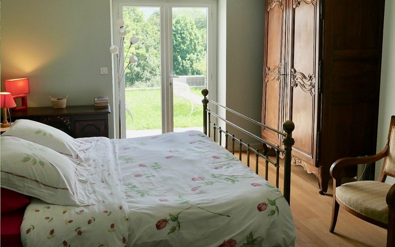 HLOAQU064V501XF3-leremboure-chambre1 1440x900