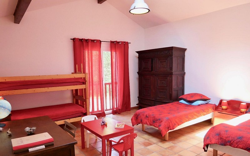 HLOAQU064V501XF3-leremboure-chambre2 1440x900