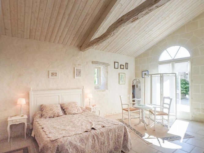 CHAMBRES D'HÔTES "LOGIS LA TOUR"