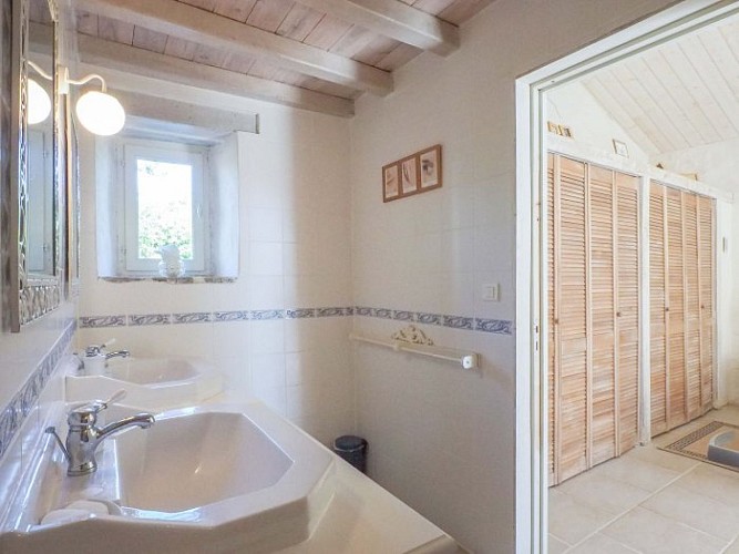 CHAMBRES D'HÔTES "LOGIS LA TOUR"