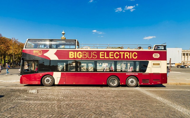 BigBus Paris: 1 Day Hop-On-Hop-Off Sightseeing Bus & Night Tour